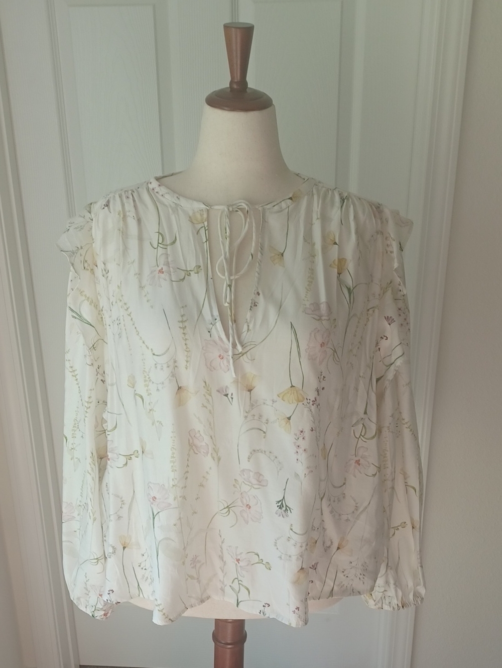 H&M Cream Floral Tie-Neck Long Sleeve Top Large
